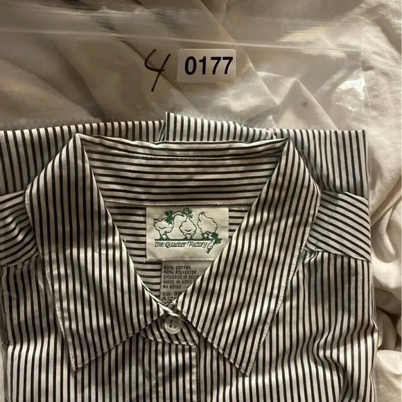VINTAGE “The Quacker Factory” black and white, striped button down shirt - Picture 9 of 9